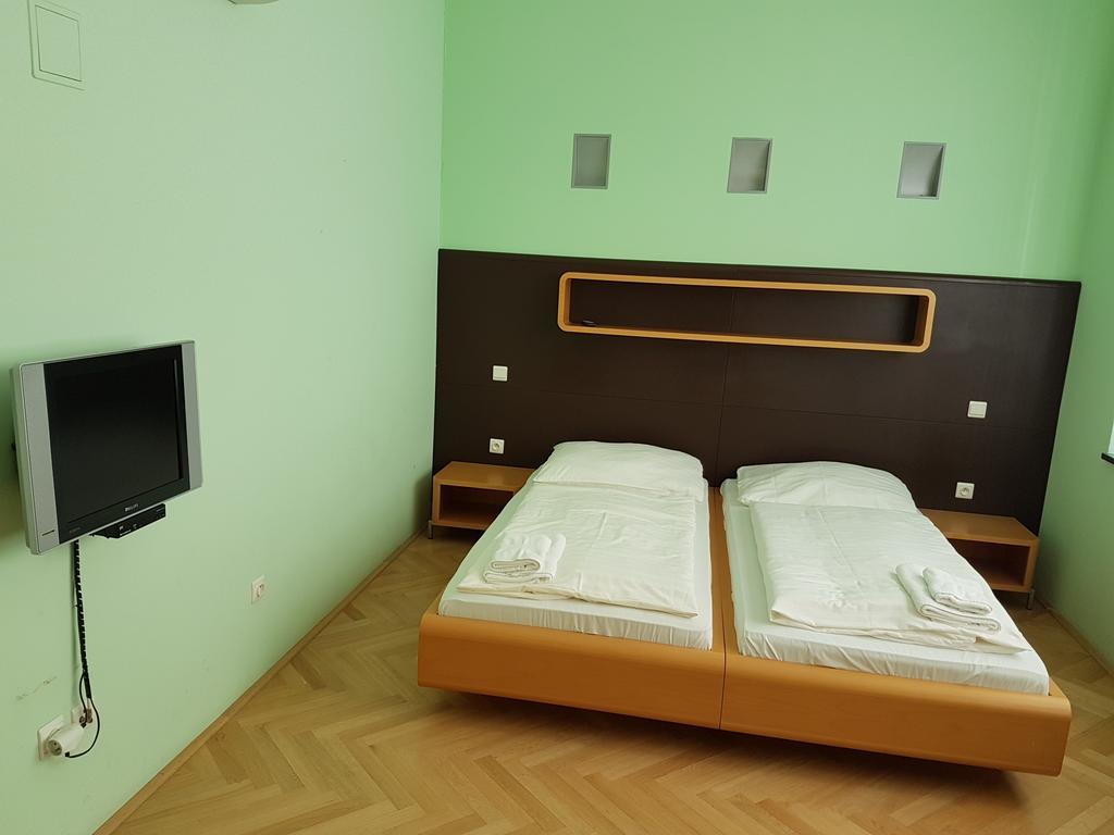Penzion BránaBeskyd Frýdlant nad Ostravicí Exterior foto